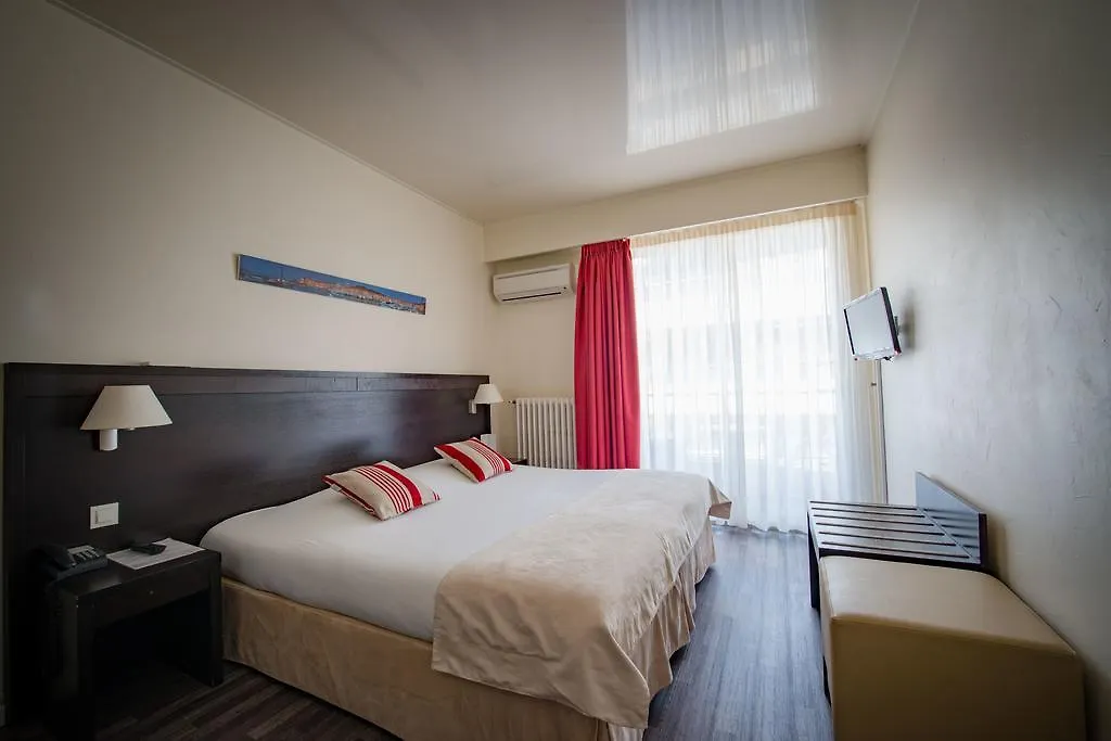 Appartements Comte De ניס 2*,