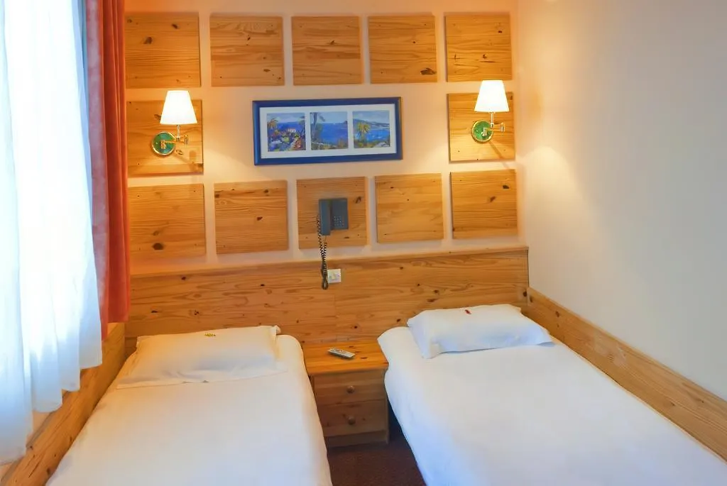 Appartements Comte De Nice 2*,